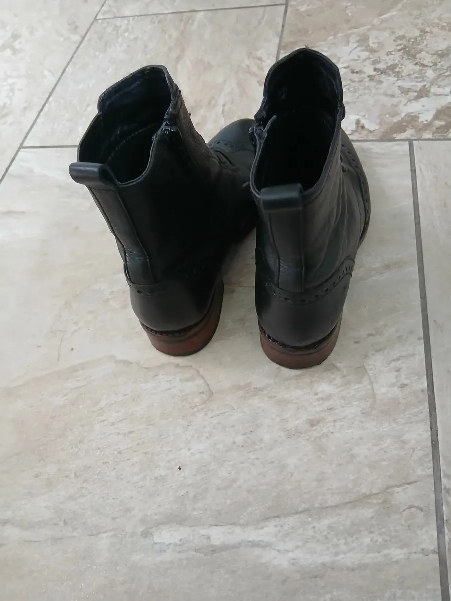 Boots - Image 4