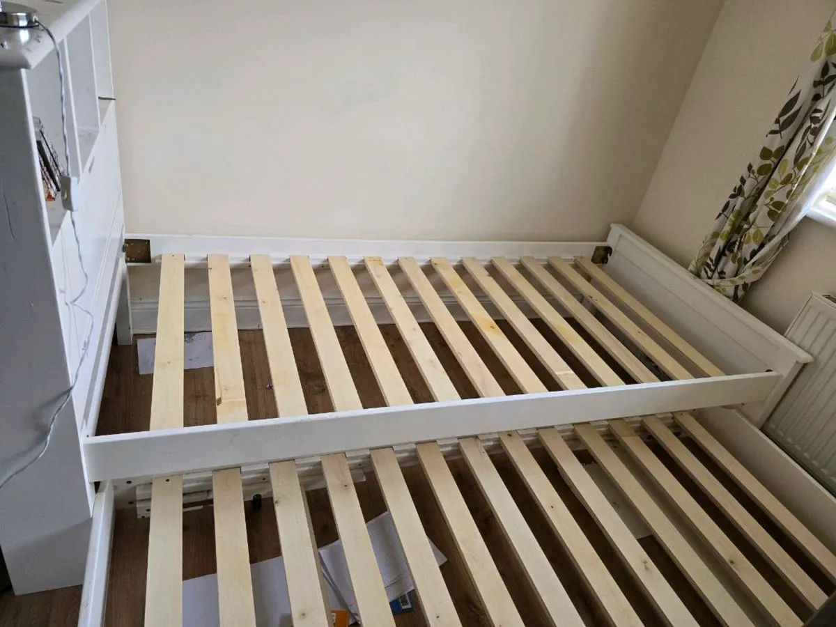 Bed - Image 3