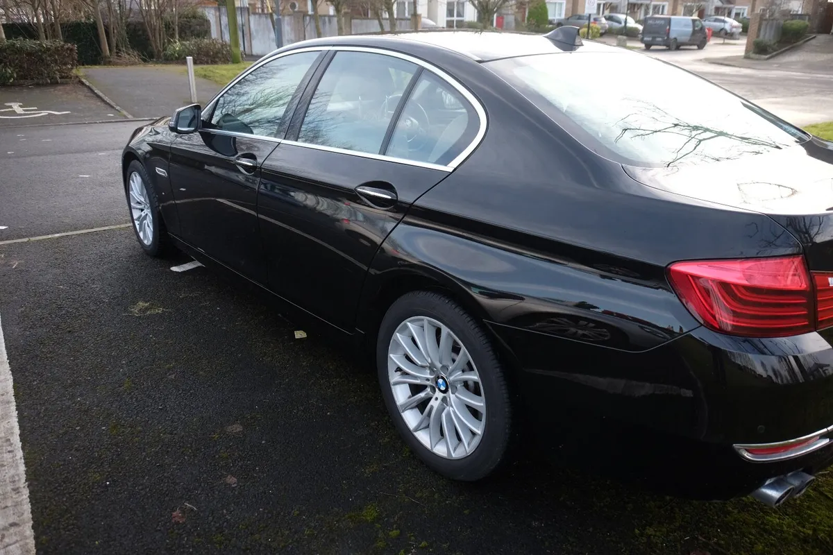 BMW 5-Series 2016 Luxury Trim - Image 4