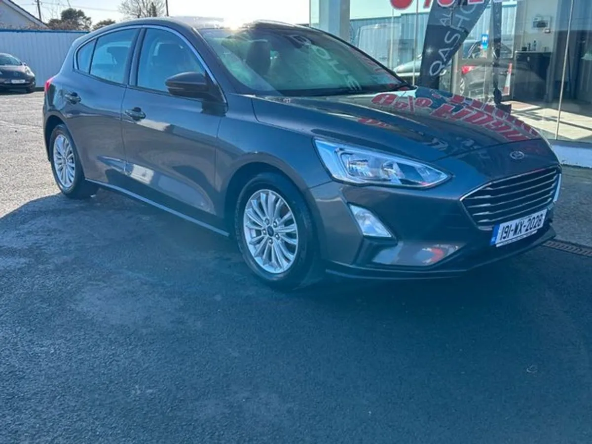 Ford Focus Titanium 5DR 1.5tdci 125PS 6SP - Image 2