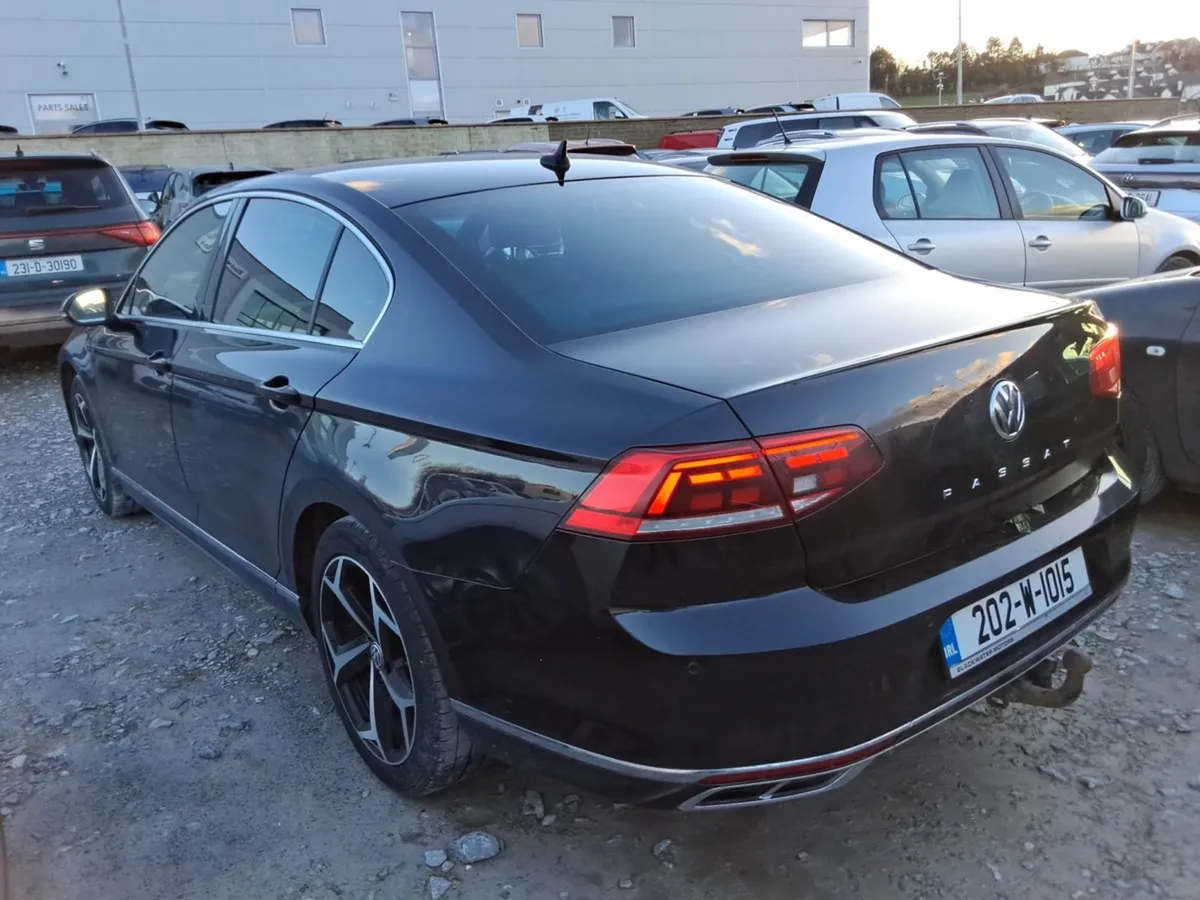 Volkswagen Passat R-line 2.0 Tdi Manual 6speed Fw - Image 3