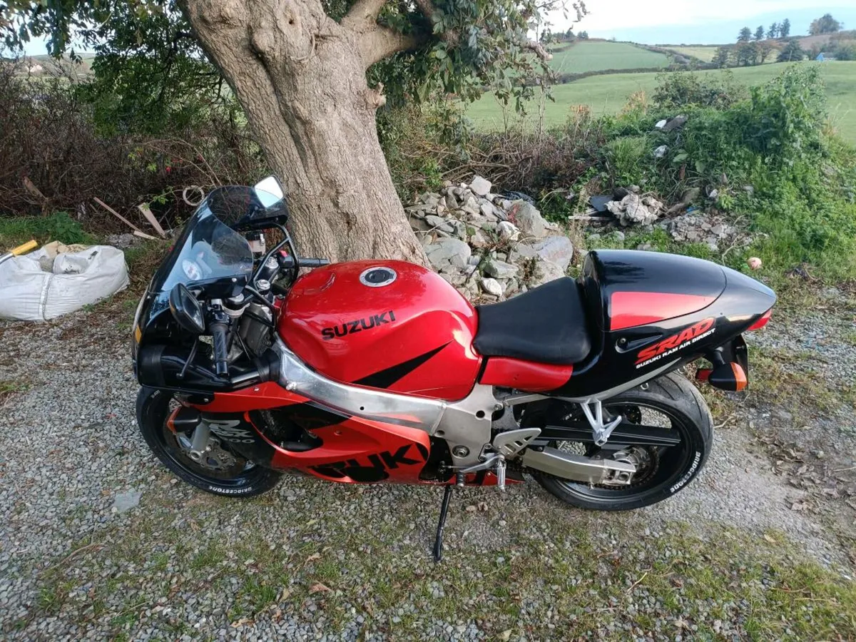 Motorcycle GSX-R 600 srad - Image 4