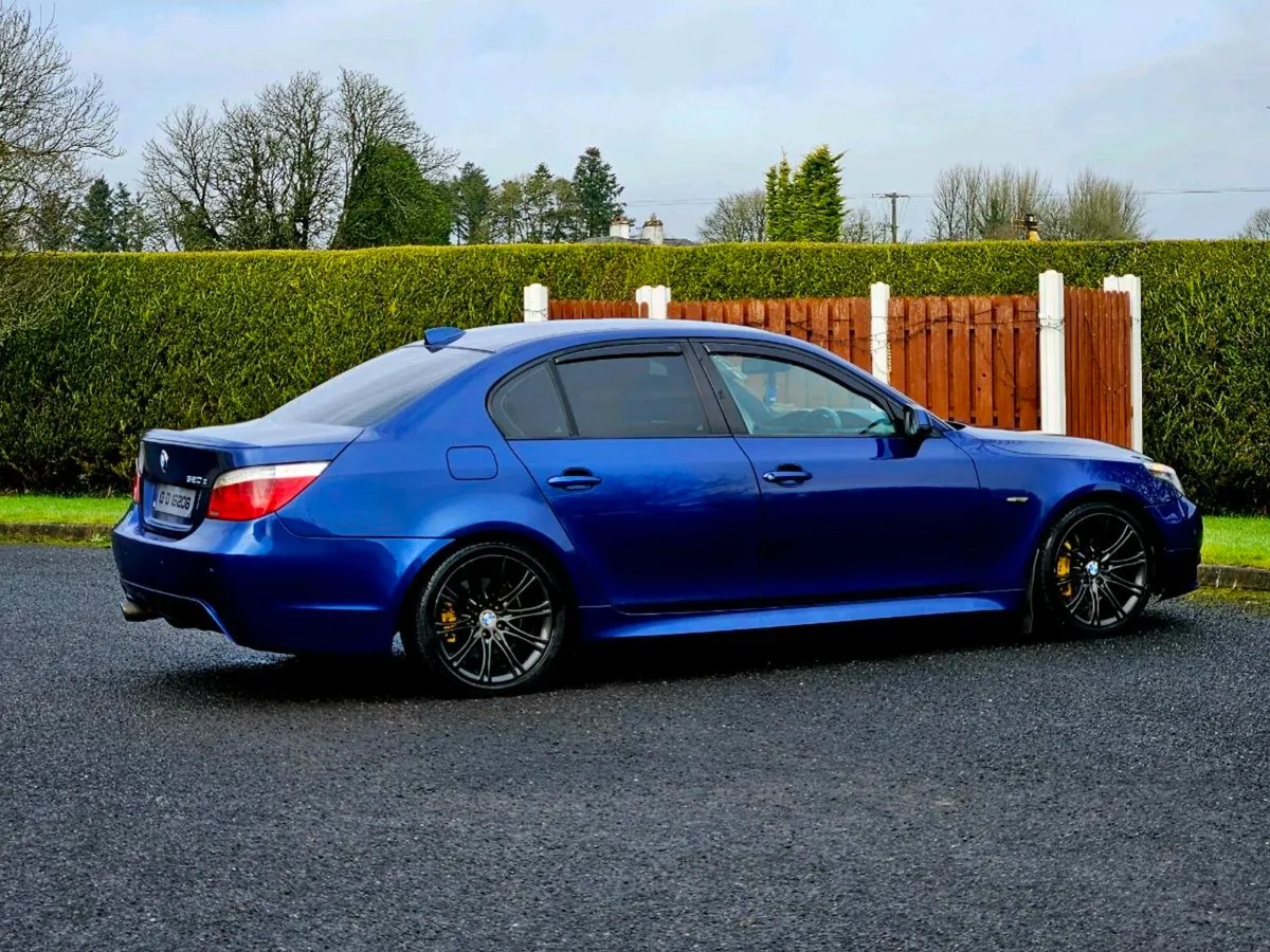 10 BMW 520D MSPORT LCI MODEL MANUAL

LE MANS BLUE - Image 3
