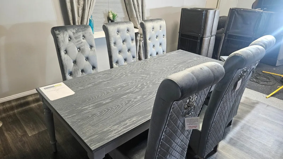 7ft Brampton dining set NEW - Image 1