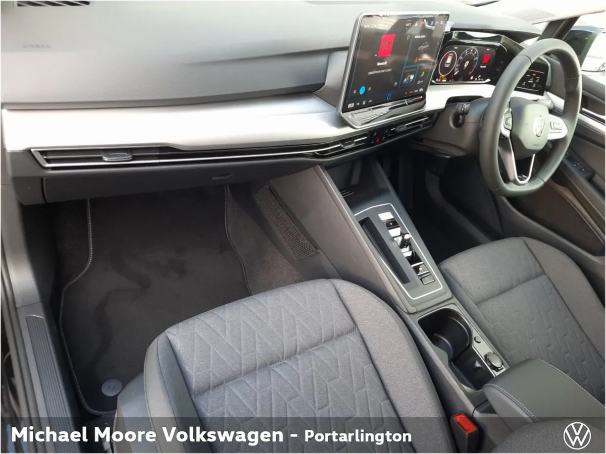 Volkswagen Golf Edition 75 Phev 1.5tsi 150HP - Image 4