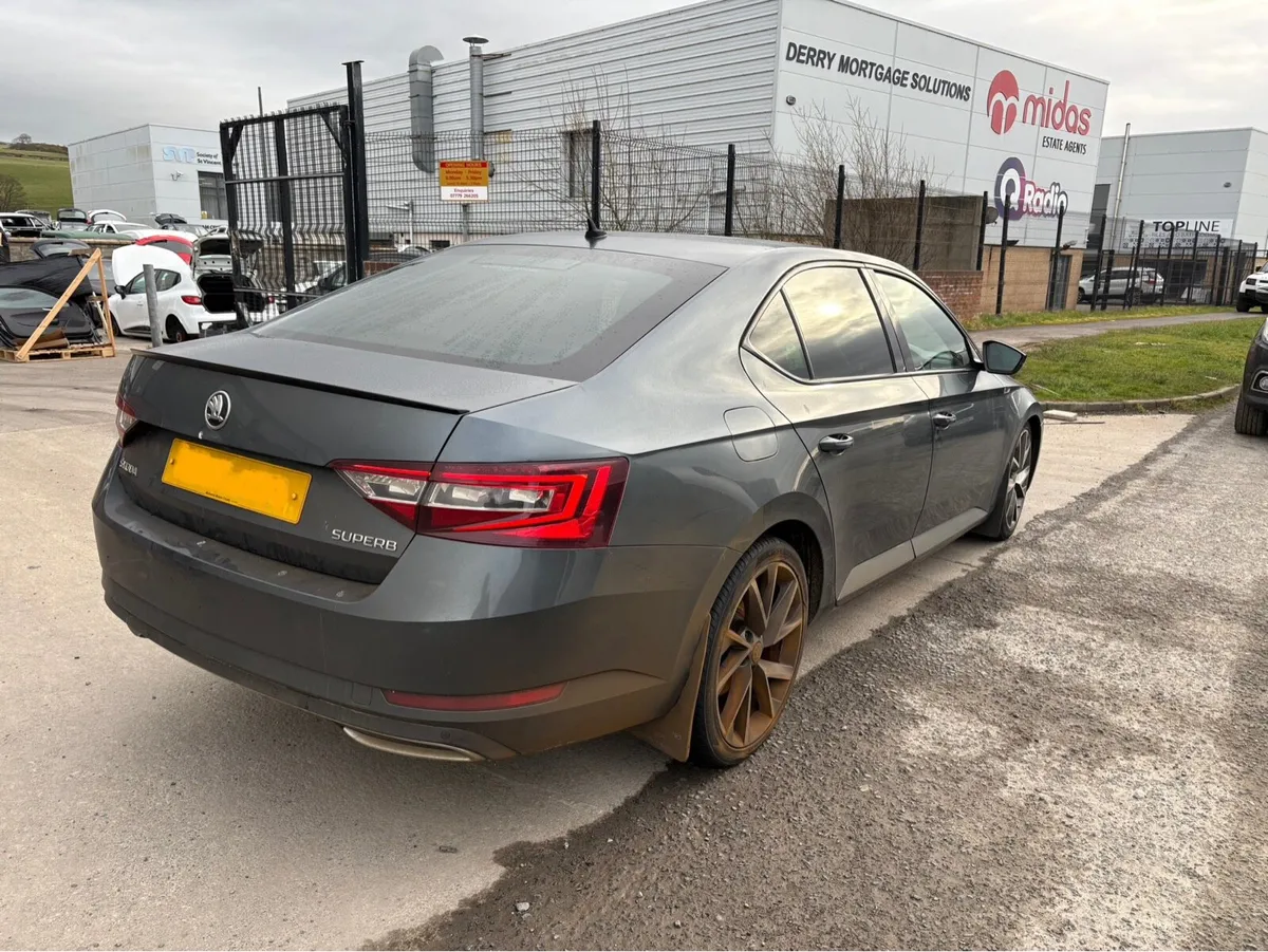 FOR BREAKING 2017 SKODA SUPERB SPORT LINE 2L Diese - Image 4
