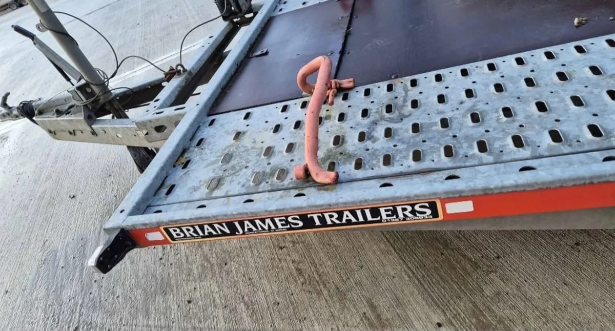 Brian James car transporter - Image 2