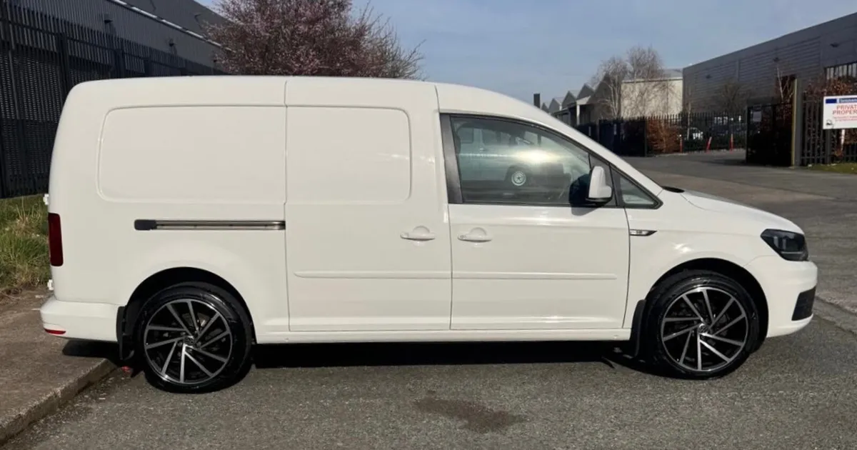 192 Volkswagen Caddy Maxi 2.0 Litre - Image 3