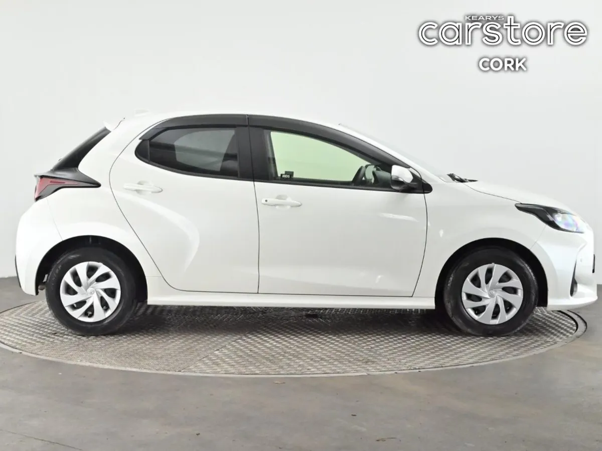 Toyota Yaris 1.0 5Dr Auto - Image 3