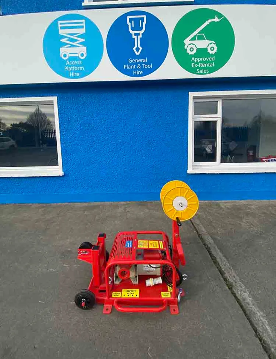 Cable Pulling Winch 110v 2.5t BRAND NEW - Image 1