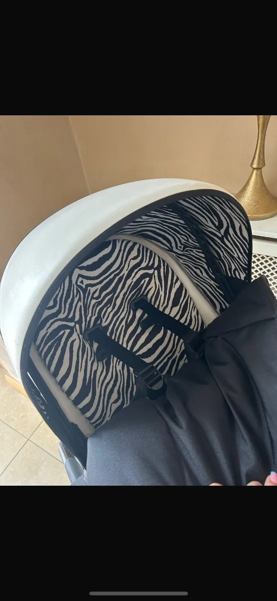 Mima Xari limited edition pram - Image 2
