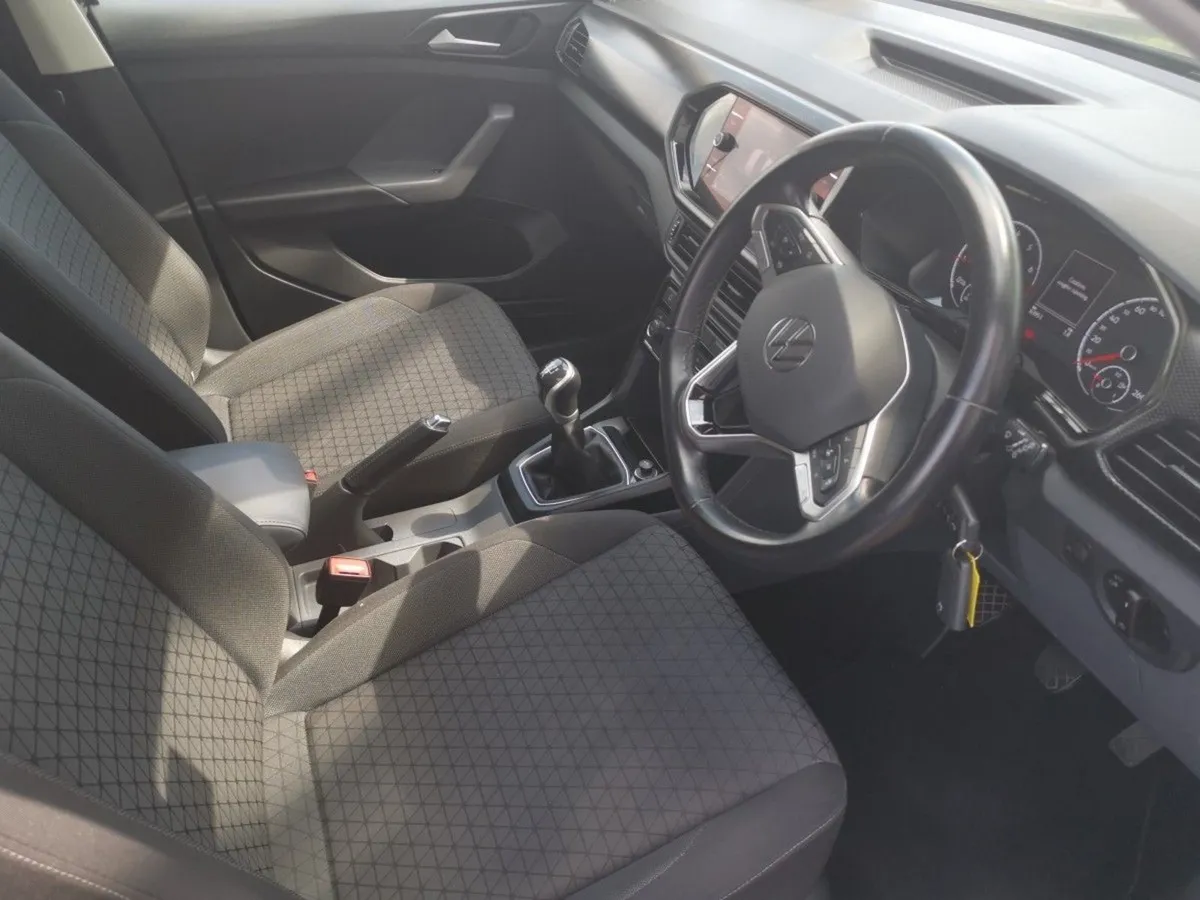 Volkswagen T-Cross Life 1.0 TSI 95hp  parking Sen - Image 3