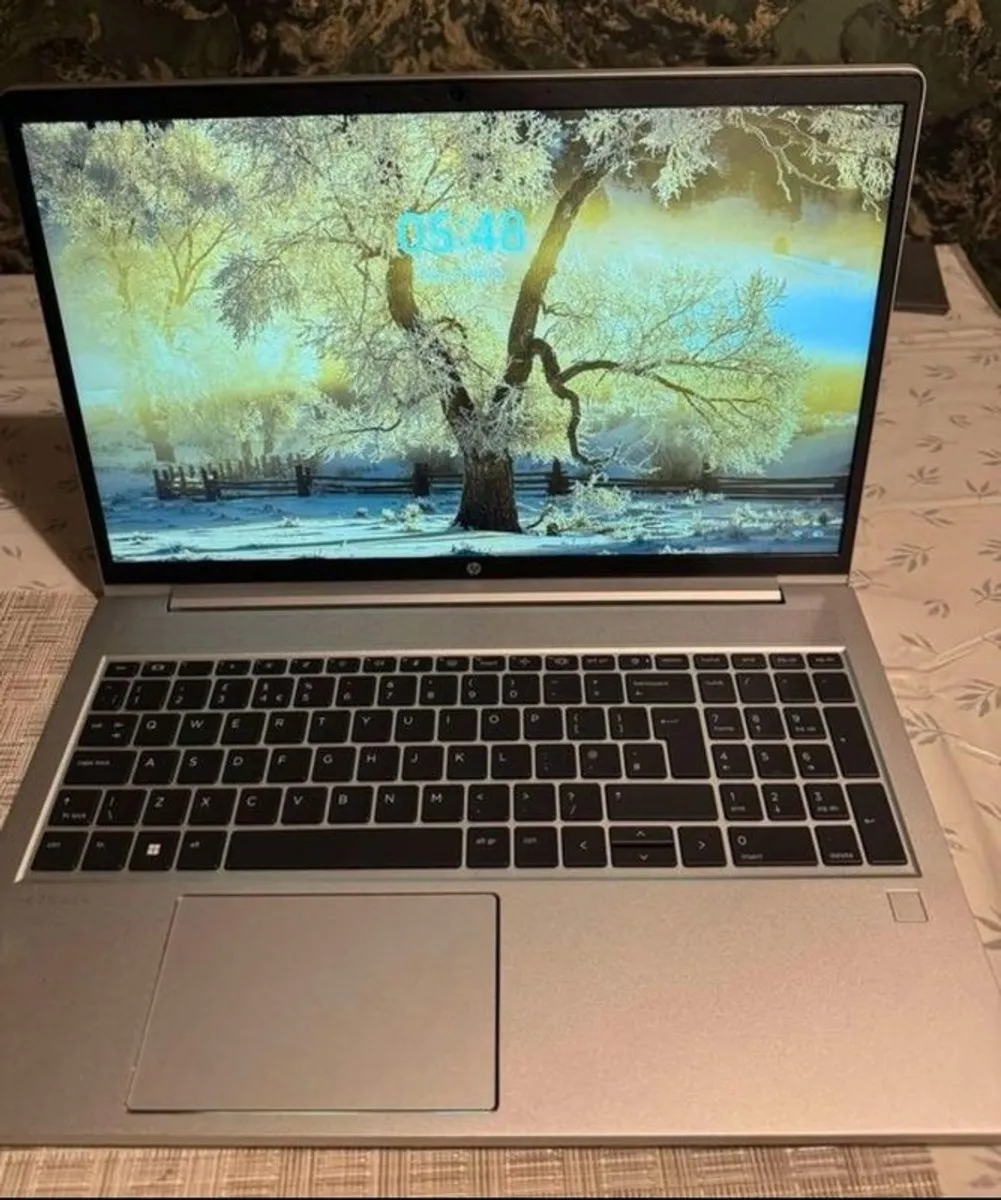 LAP TOP HP Probook  Running W11 - Image 2
