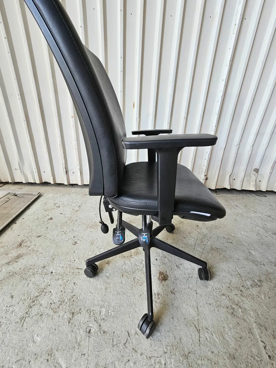 Office Chair - Image 1