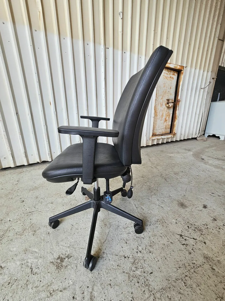 Office Chair - Image 3