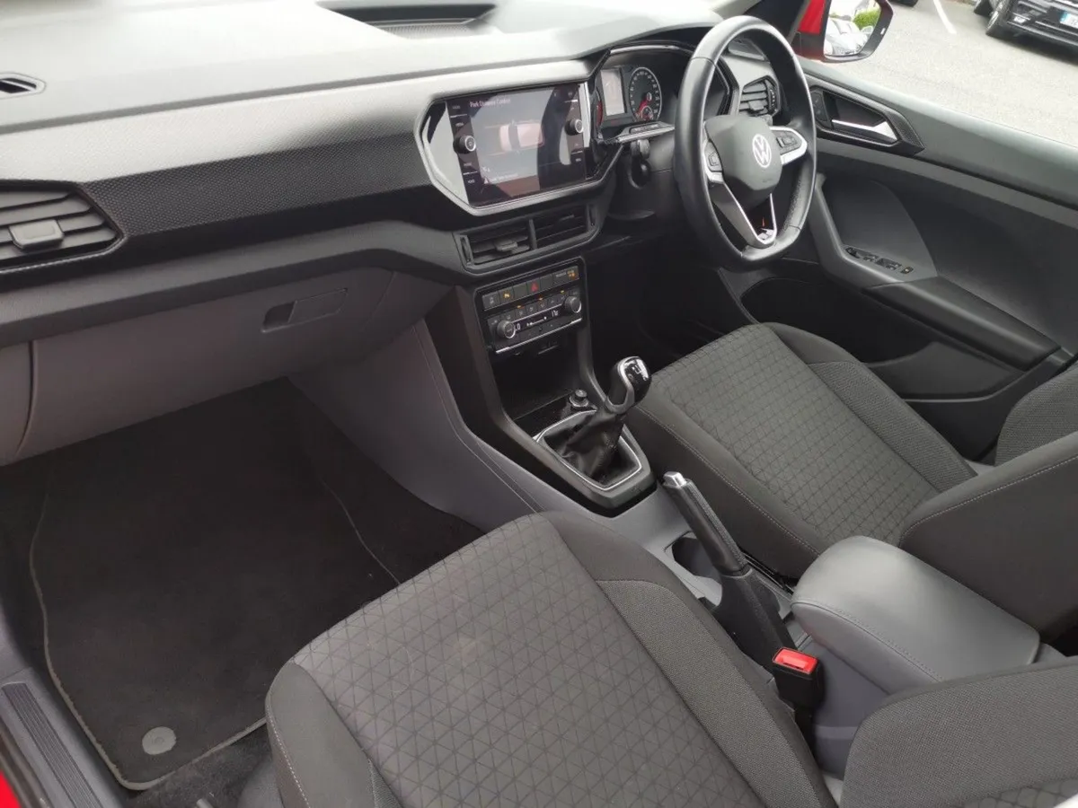 Volkswagen T-Cross Life 1.0 TSI 95hp  parking Sen - Image 3