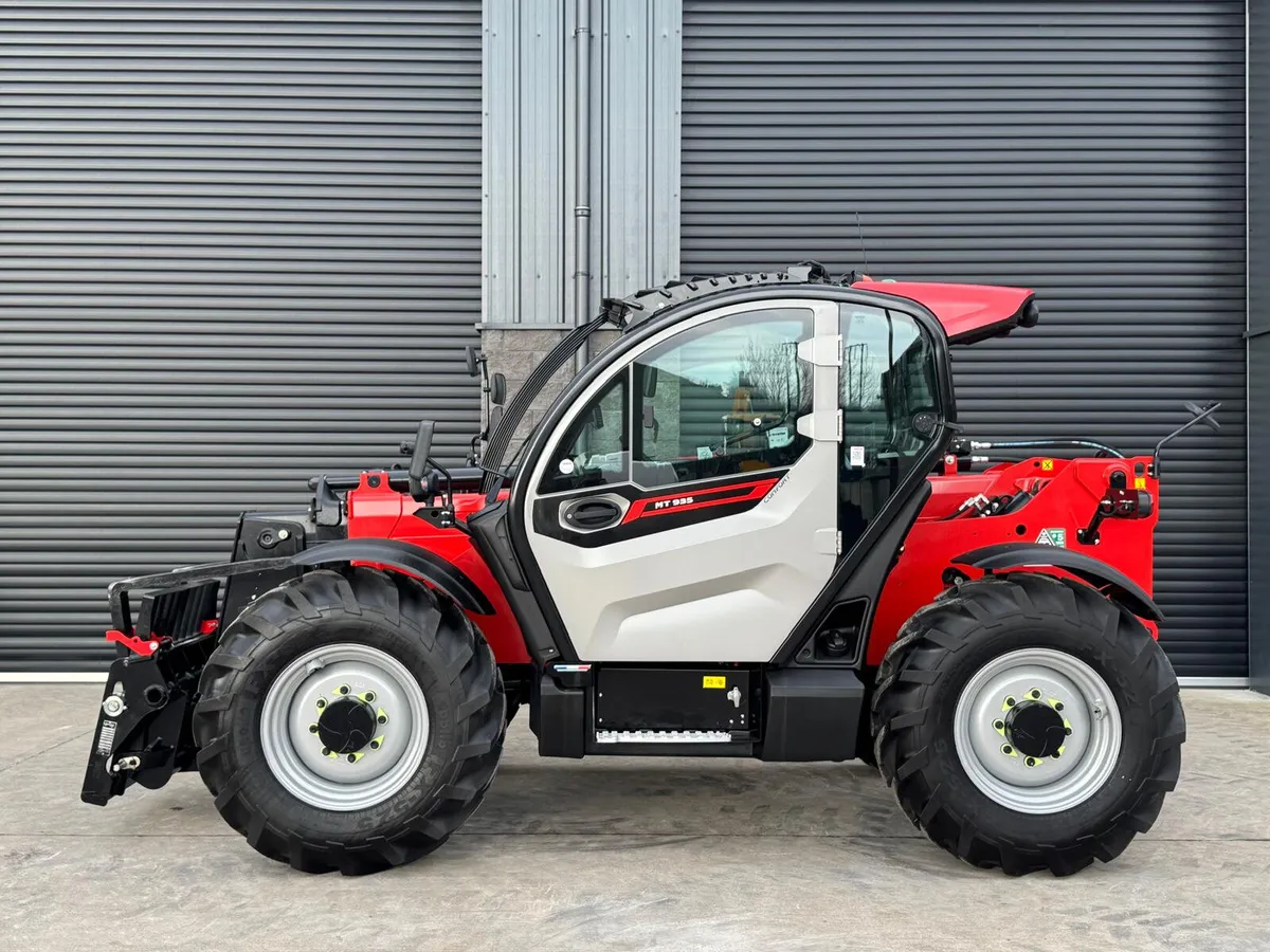 2024 Manitou MT935 - Image 2