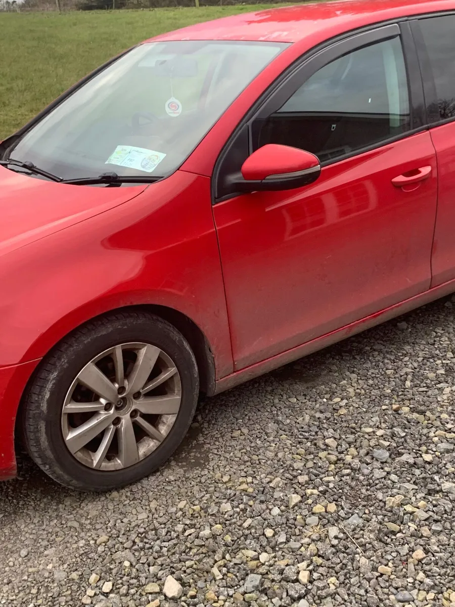 Volkswagen Golf 2010 - Image 2
