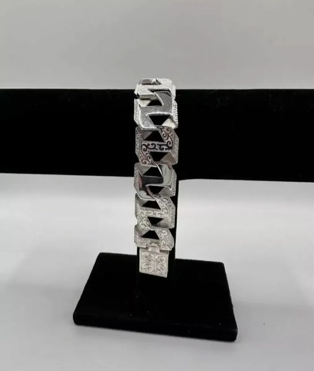 Men's Sterling Silver 22mm Curb Bracelet. - Image 1