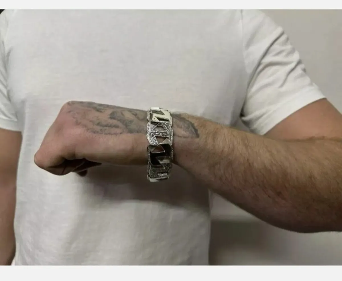 Men's Sterling Silver 22mm Curb Bracelet. - Image 2