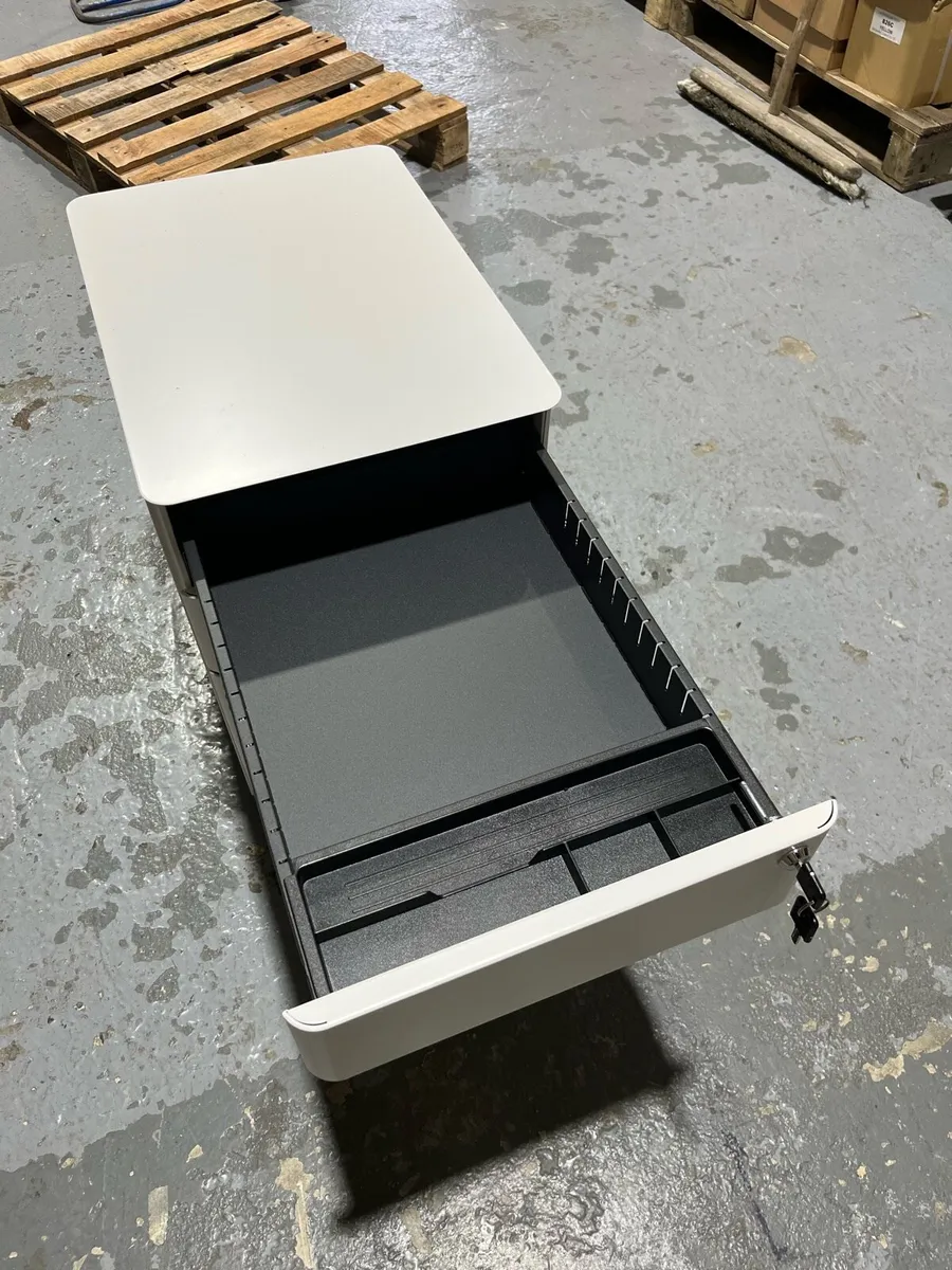 Steel Pedestal - Image 2
