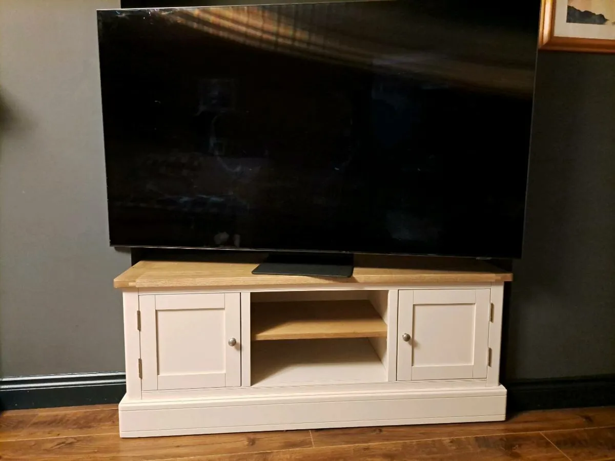 Tv unit