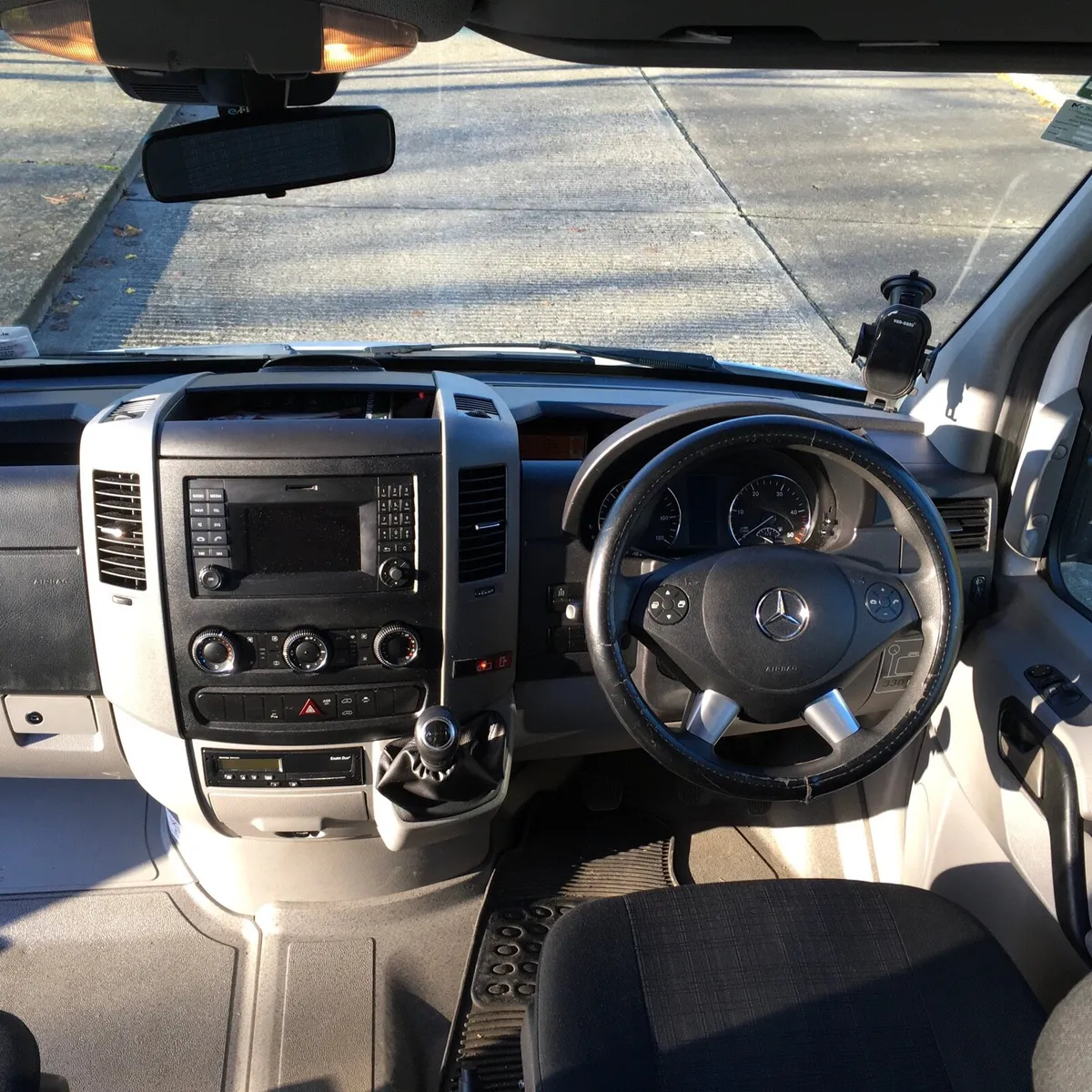 MERCEDES SPRINTER 17seats - Image 3