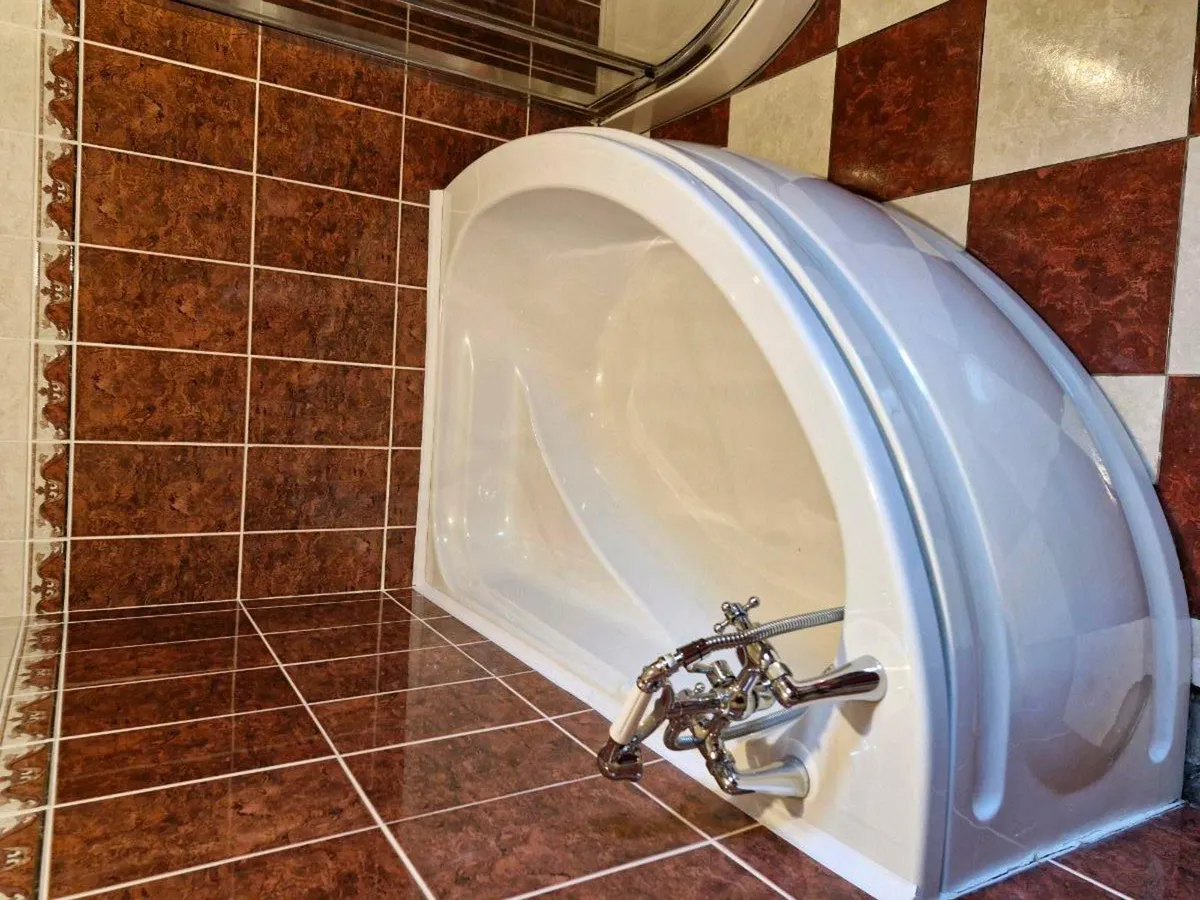 Bathroom - Image 2