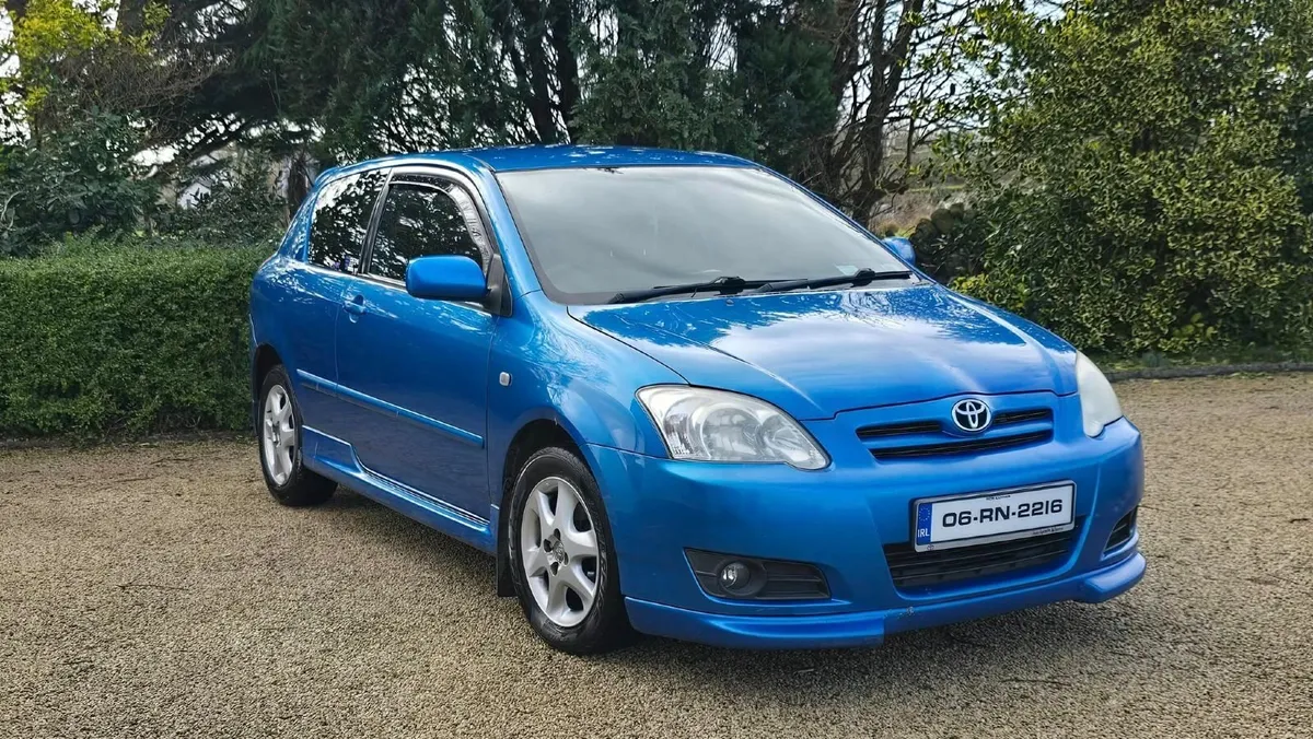 Toyota Corolla BREAKING / PARTS - Image 3