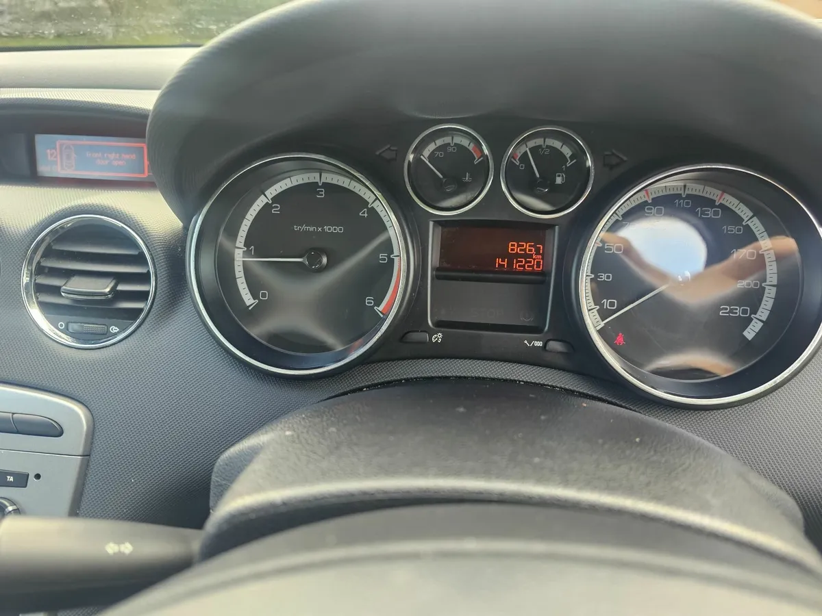 Peugeot 308 2014 - Image 4