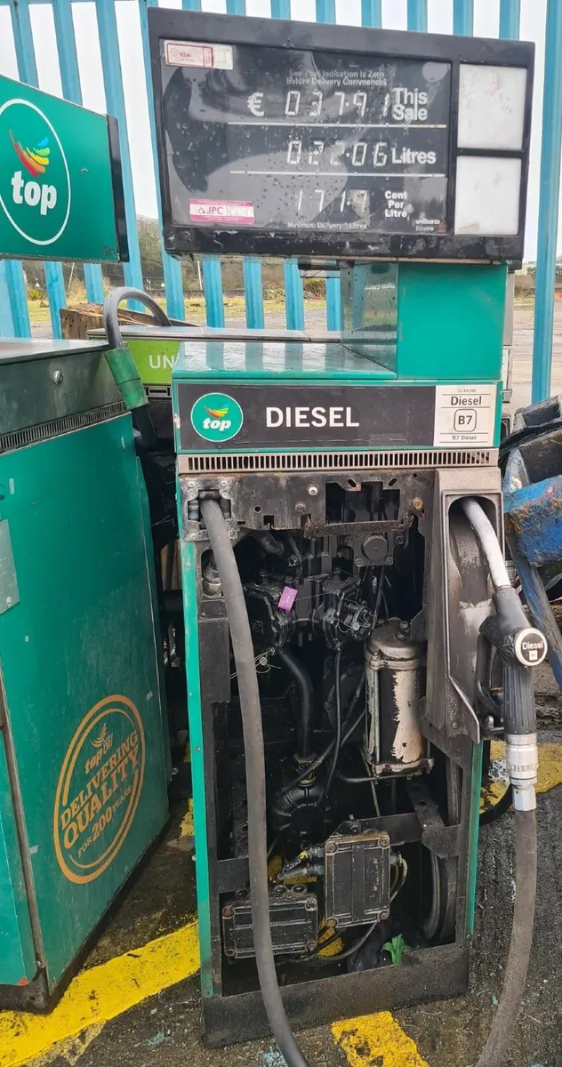 4 Used Petrol/Diesel Pumps. 4 hose and 2 hose - Image 1