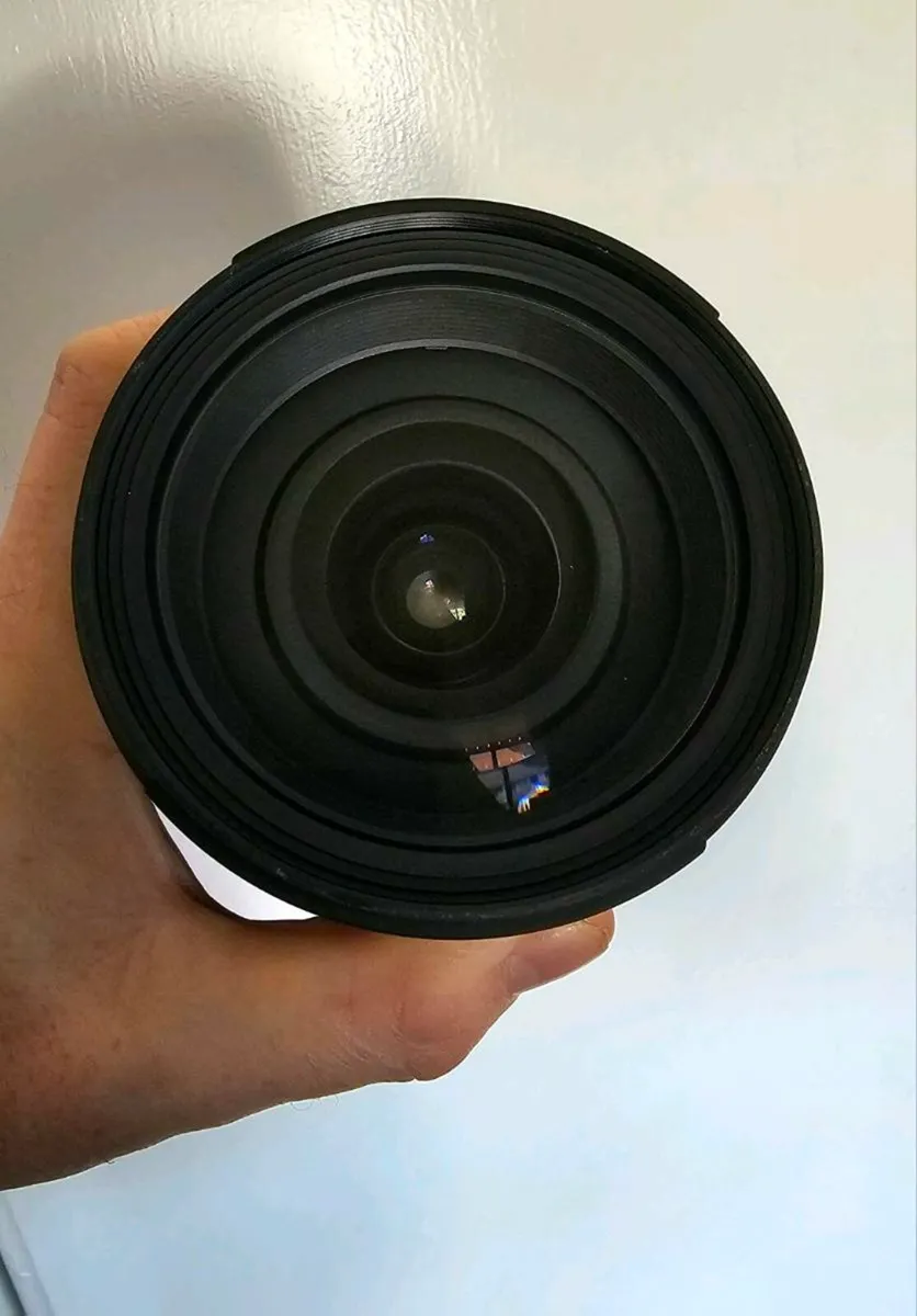 Selling my MINT Tamron SP 24-70 f2.8 G2 - Image 4