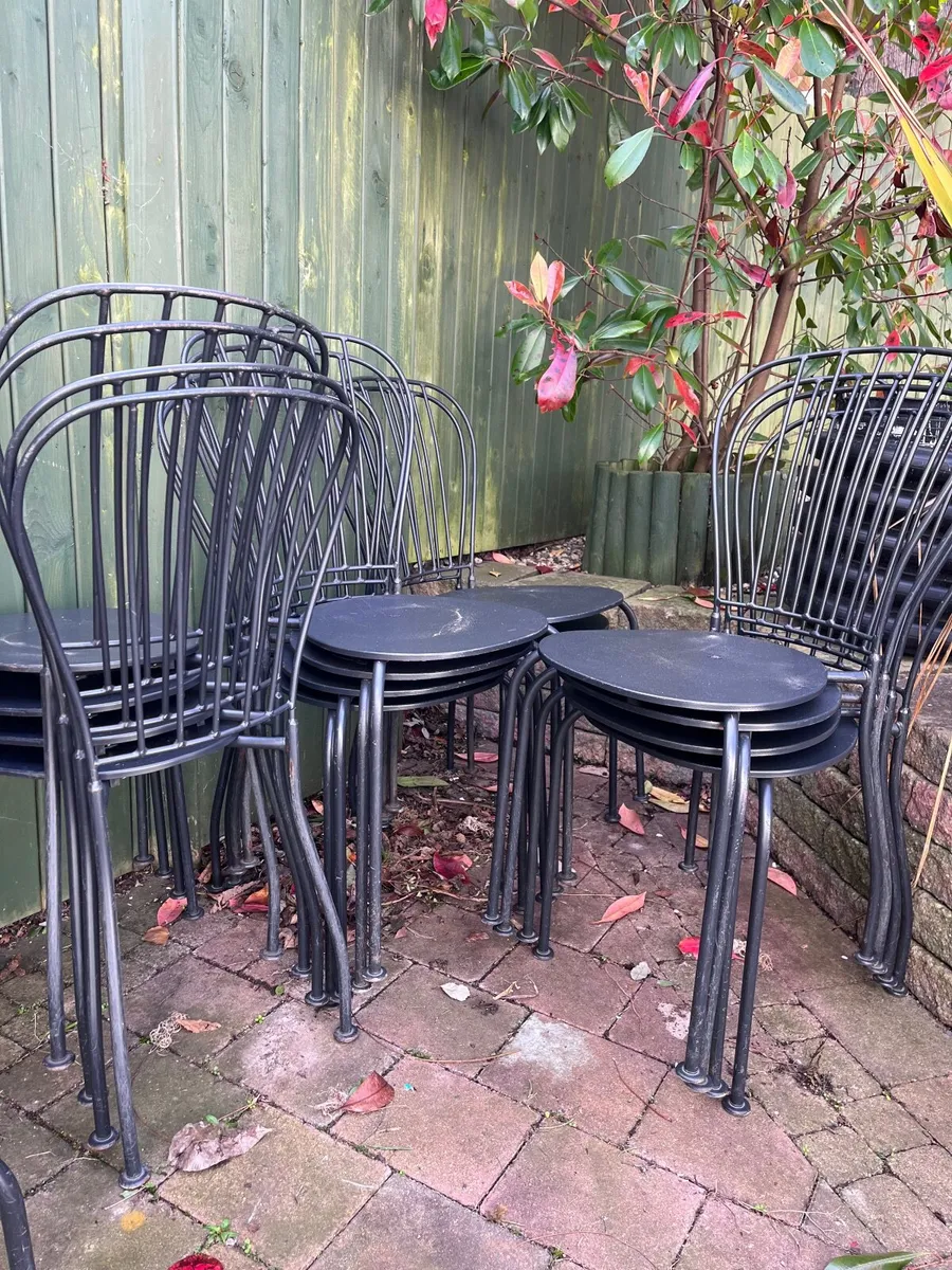 Outdoor furniture - Image 2