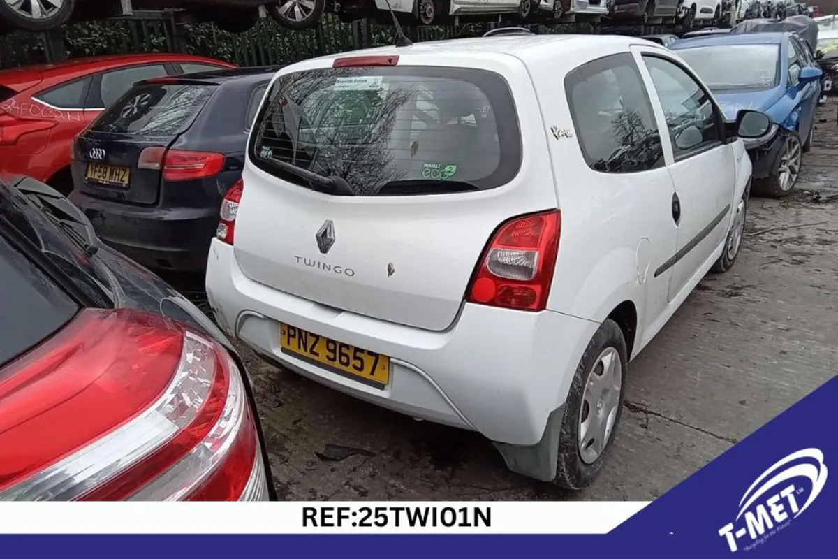 2011 RENAULT TWINGO BREAKING FOR PARTS - Image 4