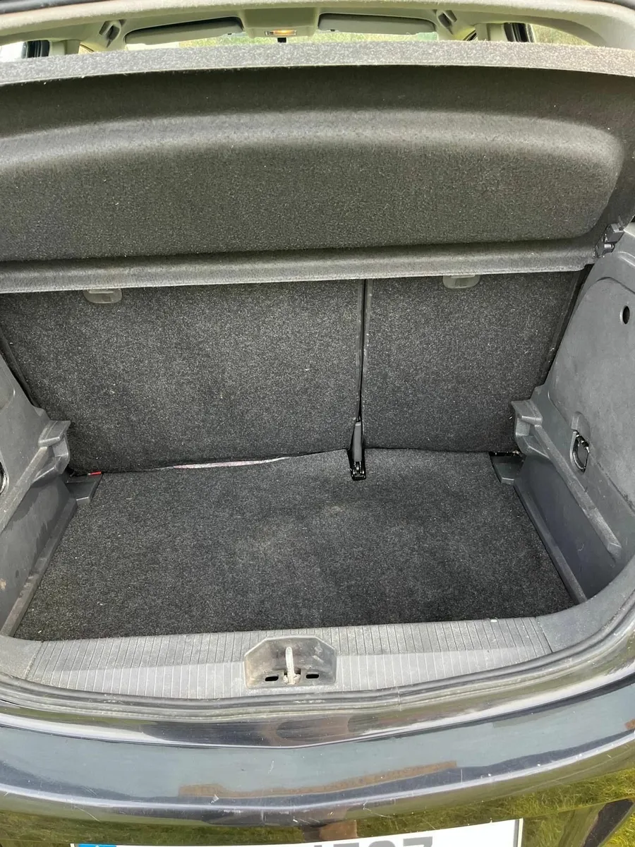 Opel Corsa 2011 Diesel - Image 4