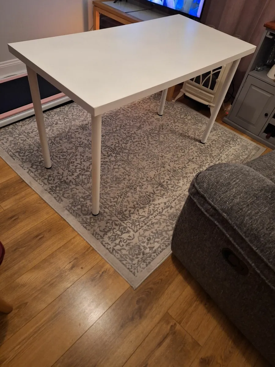 Office desk - Image 1