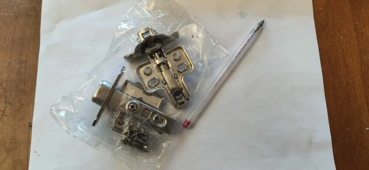 Cabinet door hinges, drawer runners and handles - Image 1