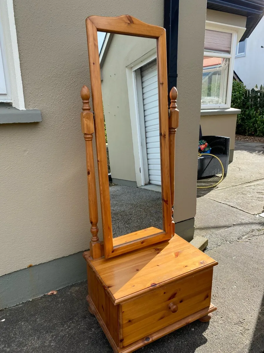 Free standing pine mirror with a draw - Image 1