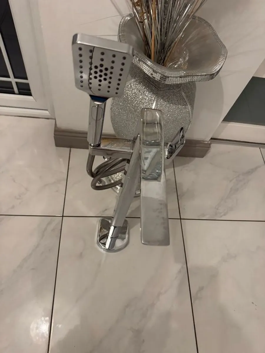bath taps - Image 2