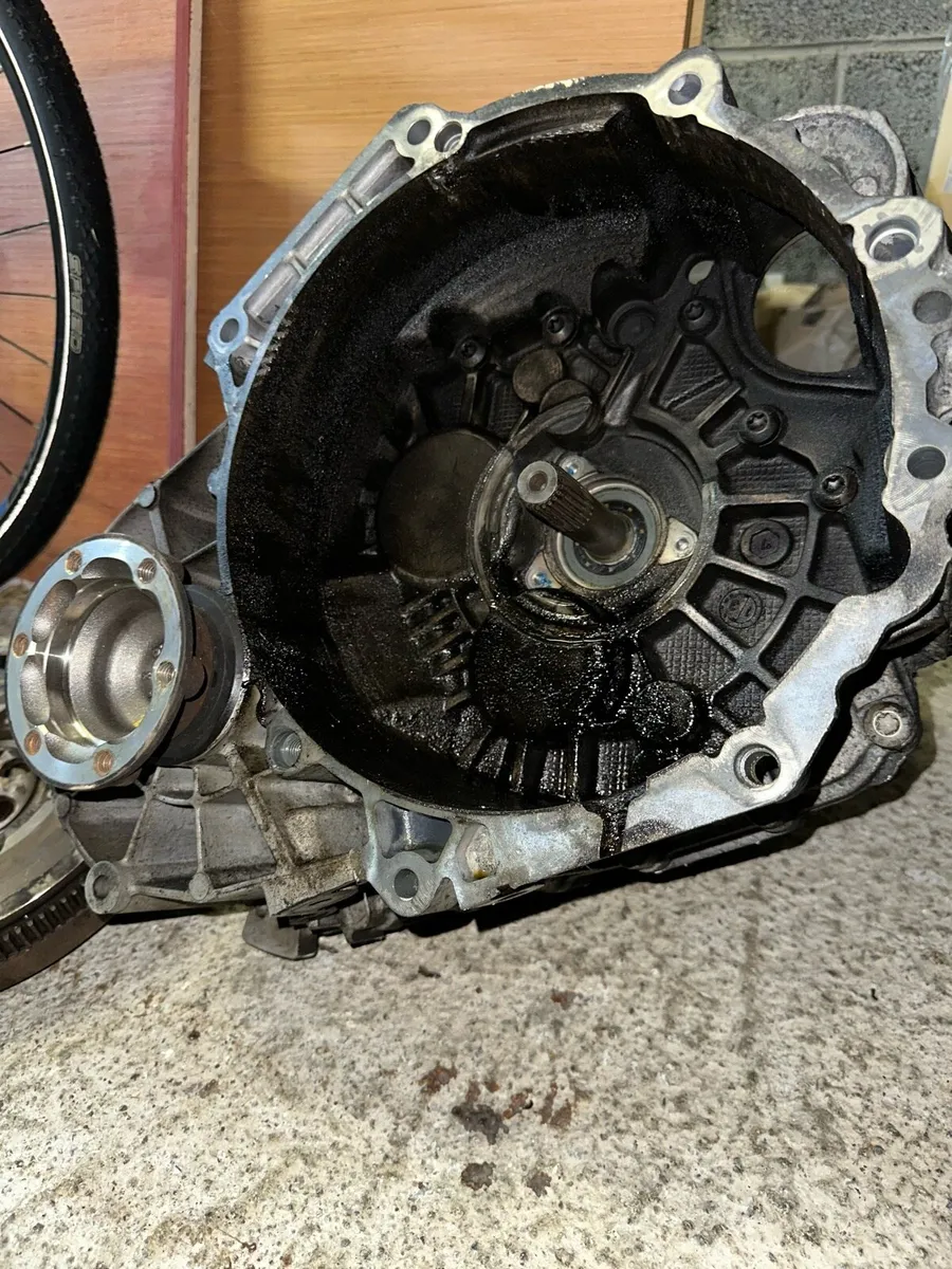 Used VW gearbox, clutch and flywheel - Image 3