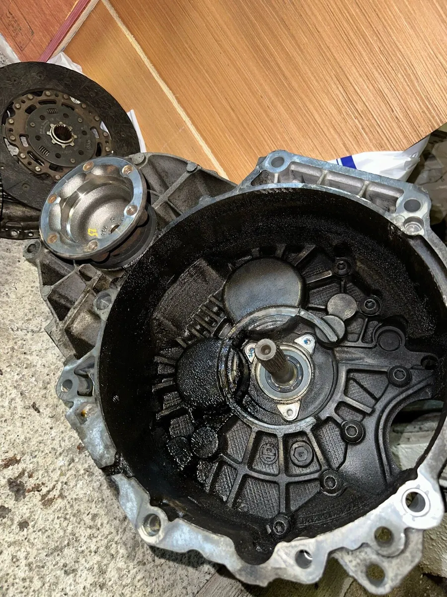 Used VW gearbox, clutch and flywheel - Image 1