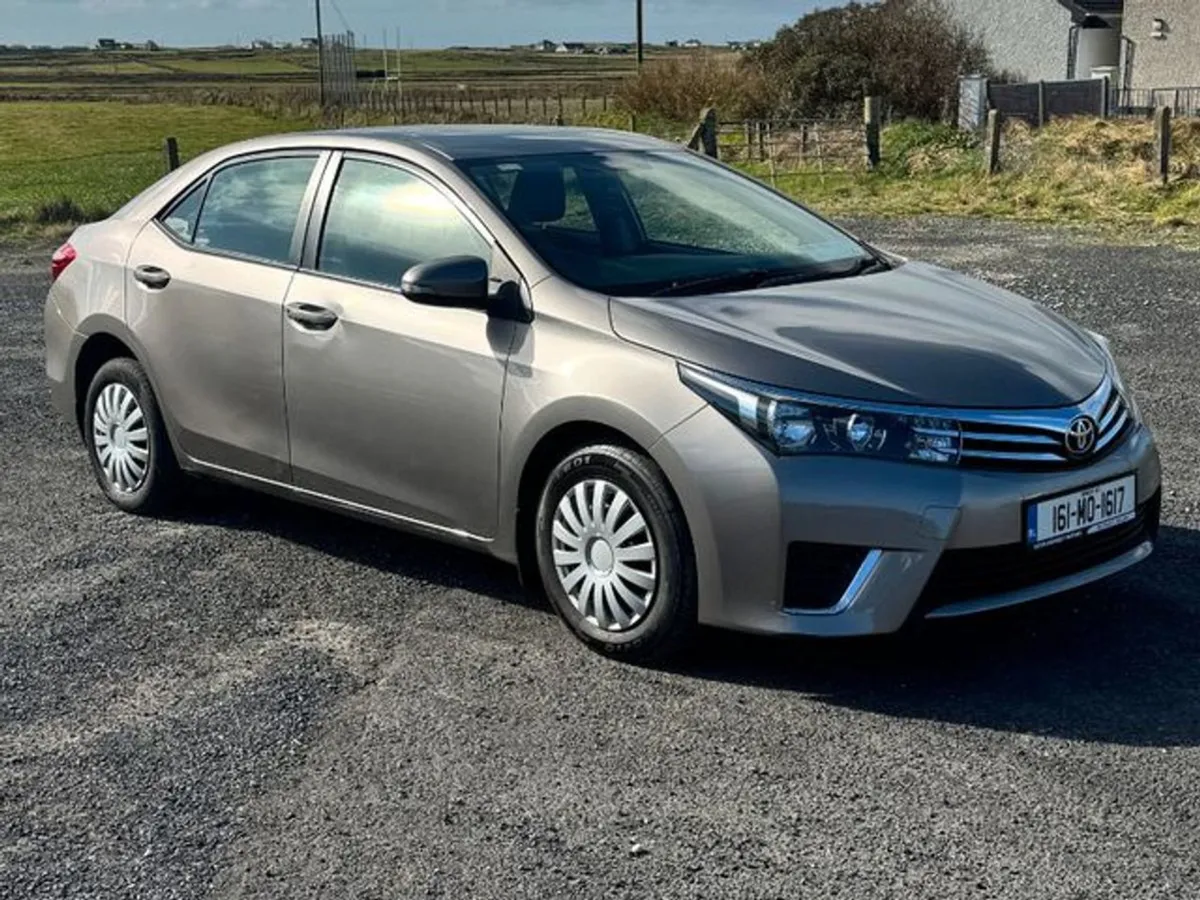 Toyota Corolla 1.4d Terra 4DR - Image 1