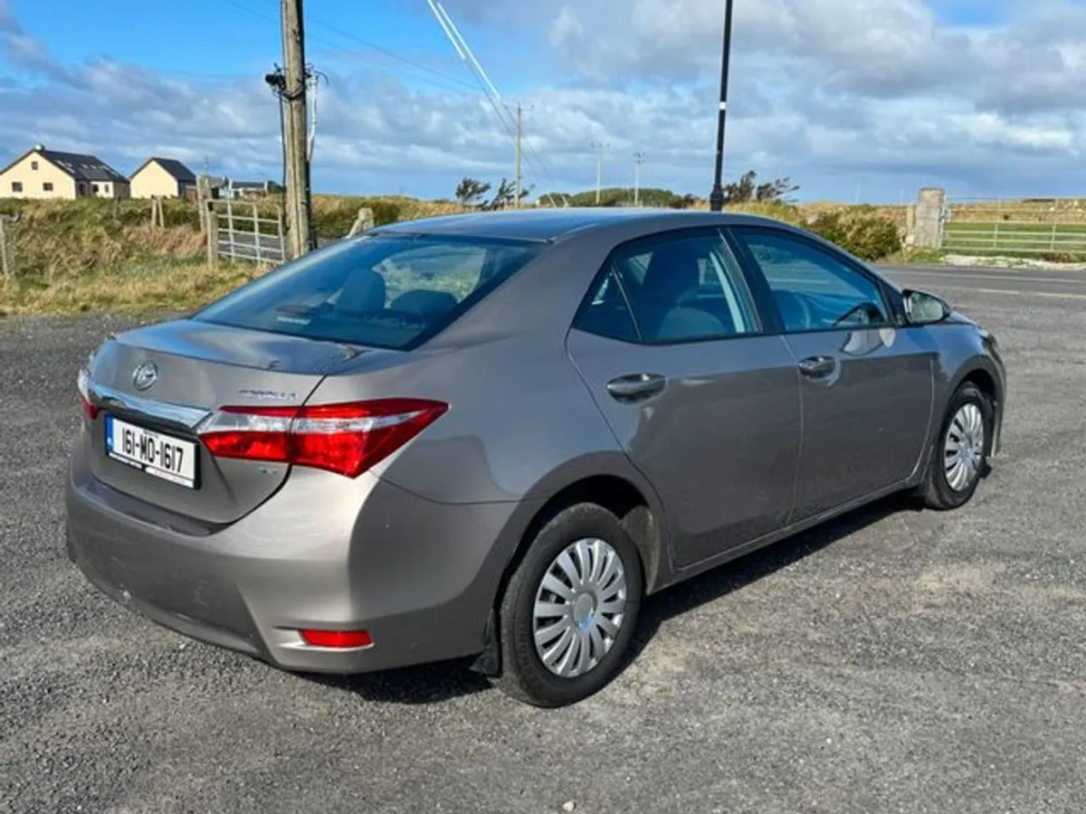 Toyota Corolla 1.4d Terra 4DR - Image 3