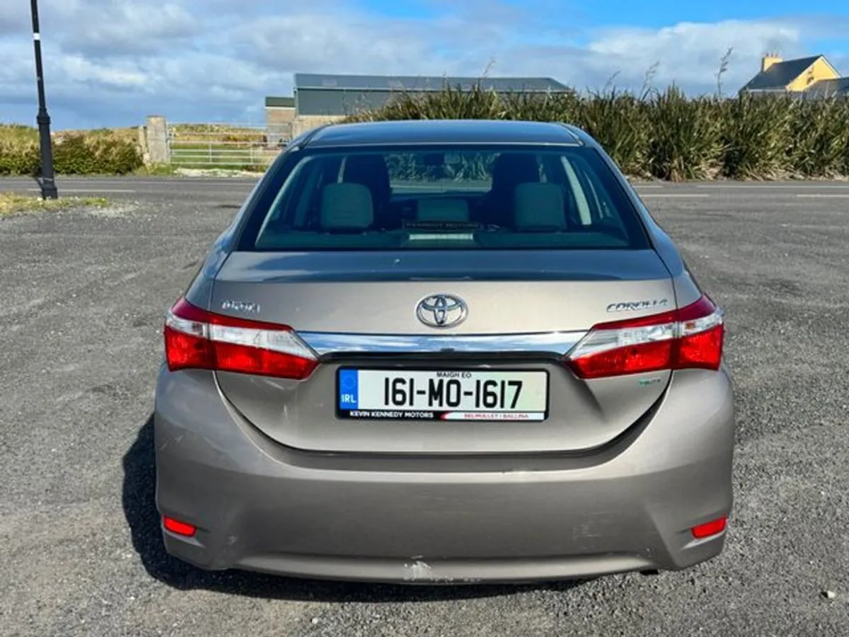 Toyota Corolla 1.4d Terra 4DR - Image 4