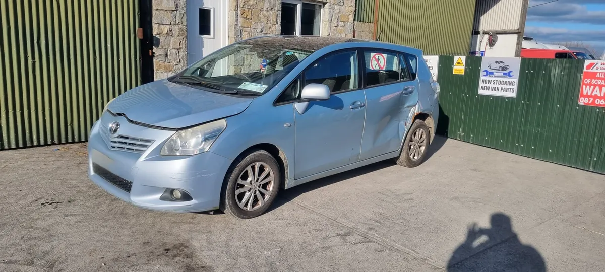 2012 Toyota Corolla verso 2.0 d4d for dismantling