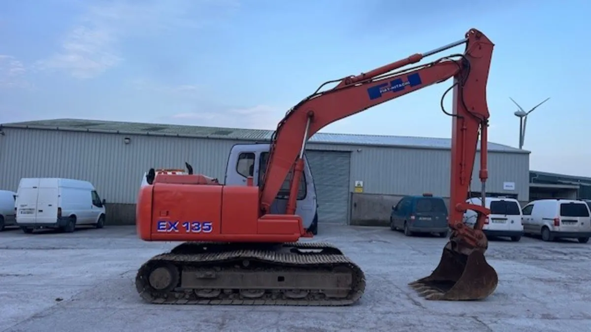 2003 Hitachi EX135 - Image 3