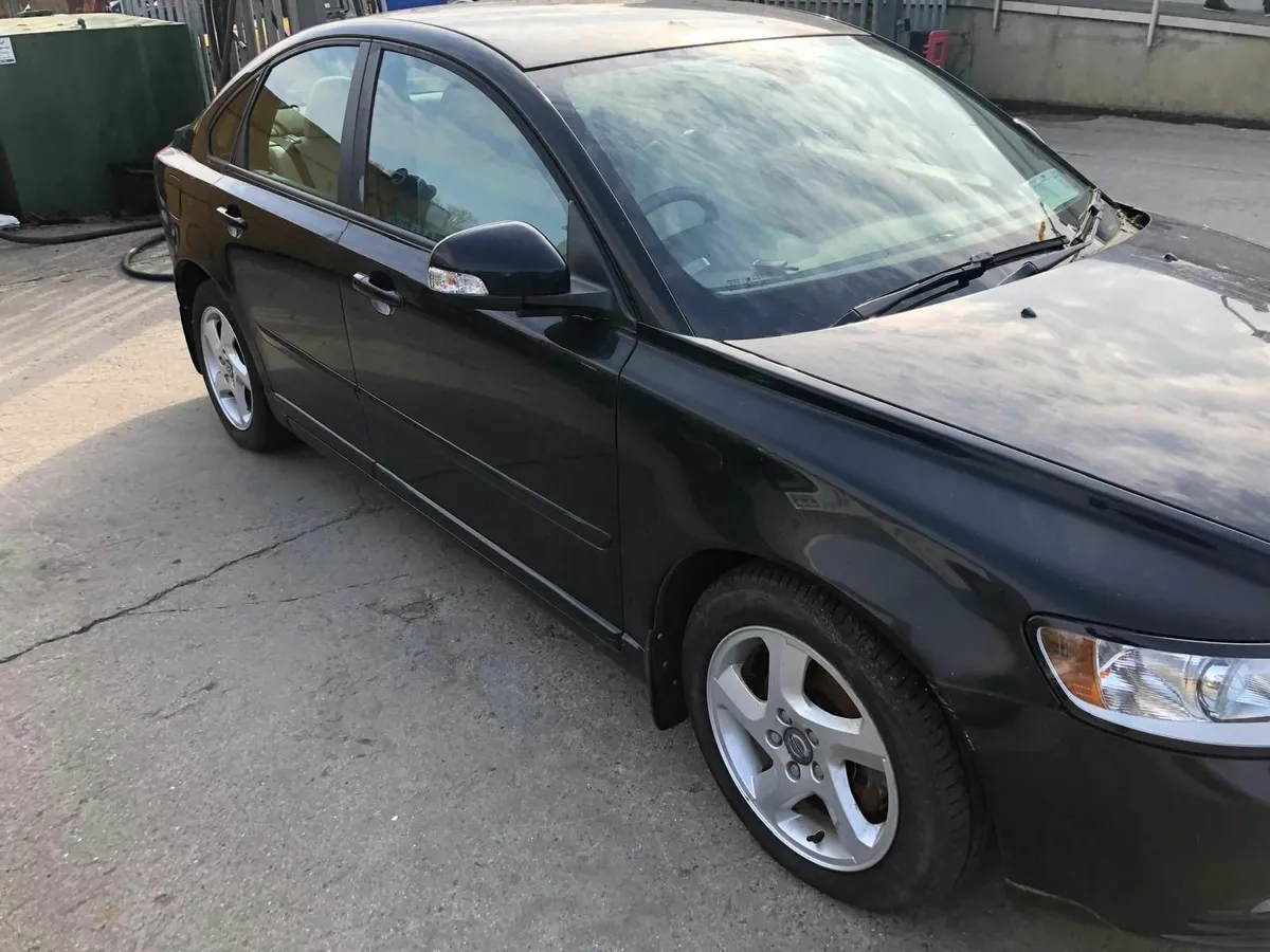 2021 bmw 520 d /2012 volvo s40 1.6 sohc - Image 4