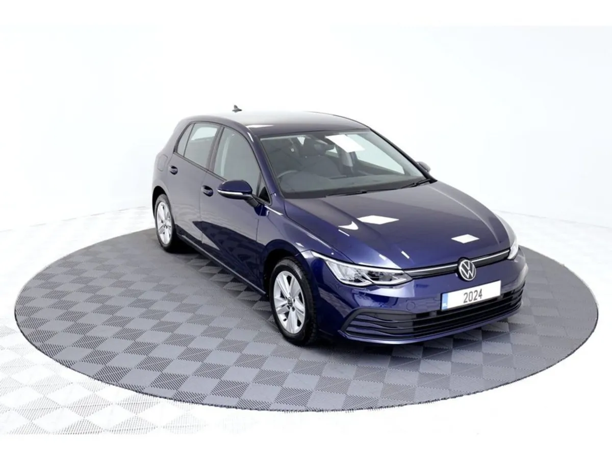 Volkswagen Golf Life EVO 1.5 Petrol 130HP - Image 1