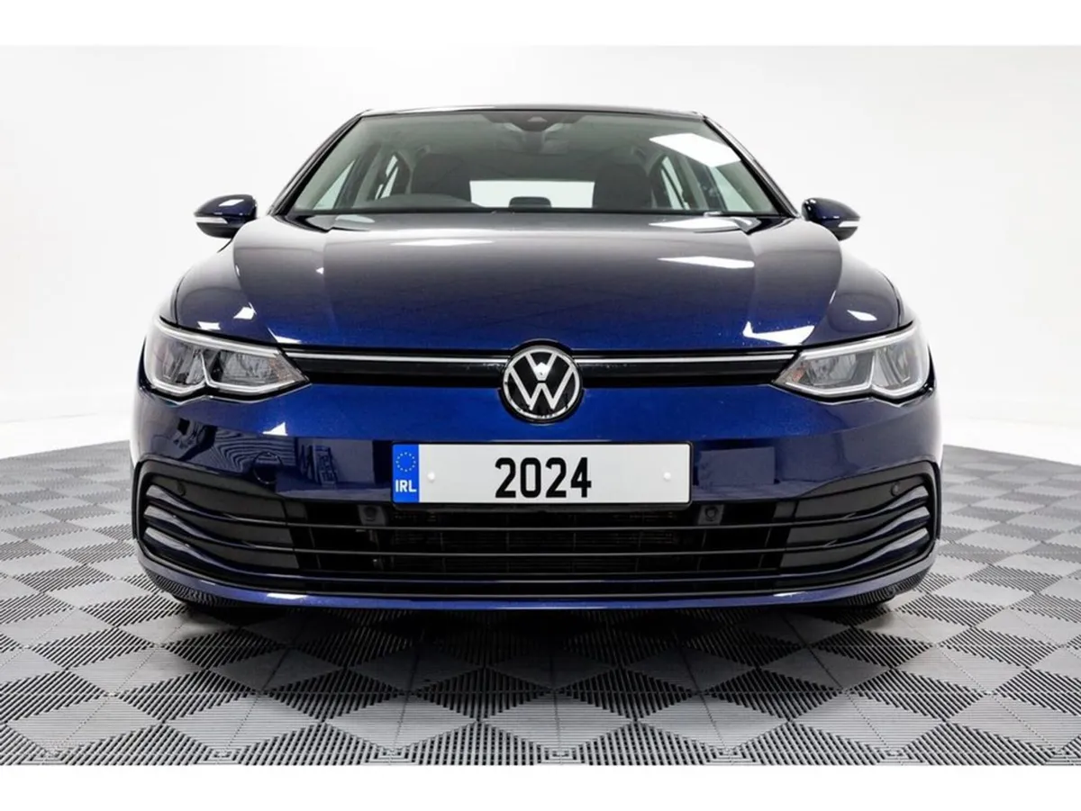 Volkswagen Golf Life EVO 1.5 Petrol 130HP - Image 2