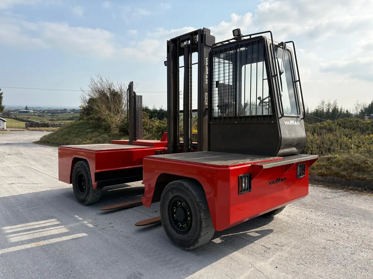 2004 Valmar Terra J Side Loader - Image 4